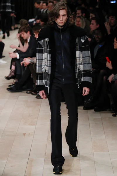 Look 44